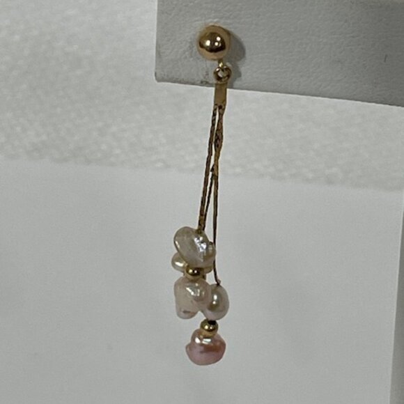 14K gold and three strands of freshwater pearls. - Picture 2 of 10